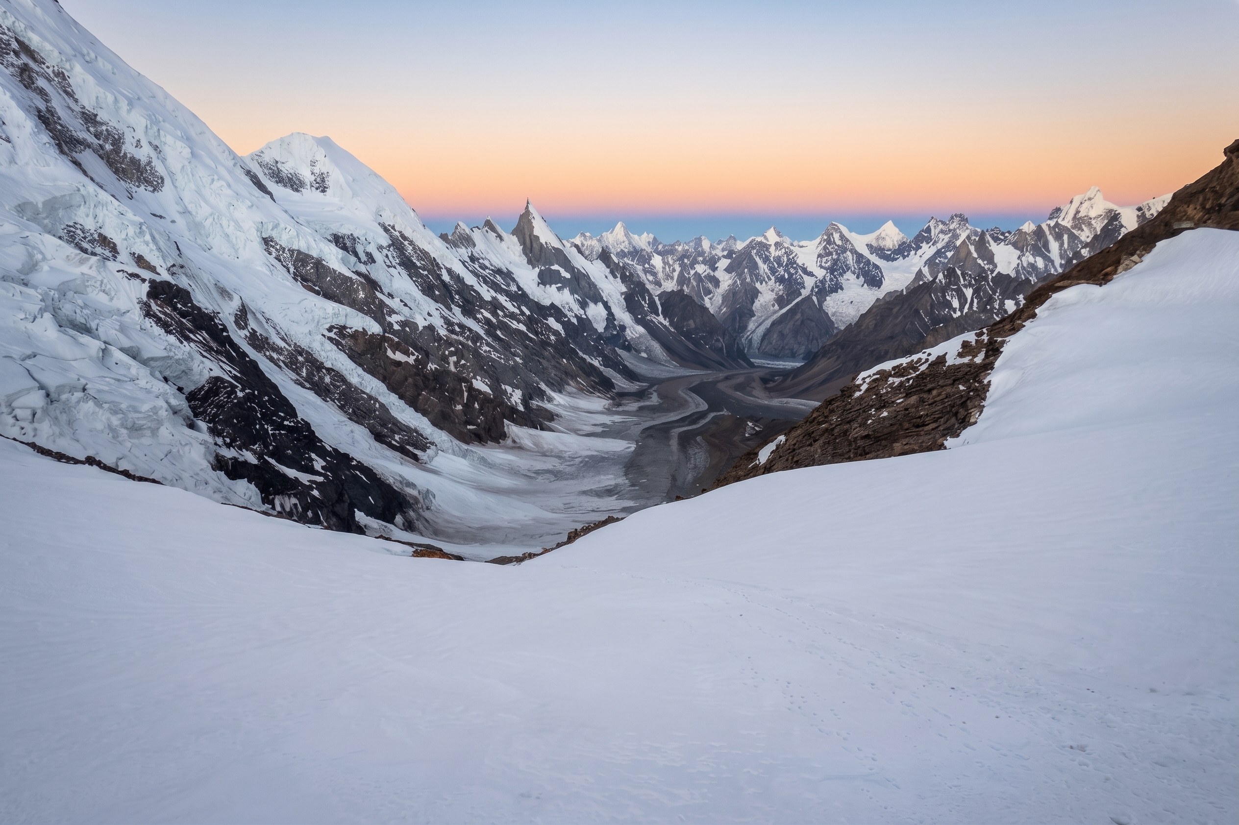 k2 base camp gondogoro la pass trek gb